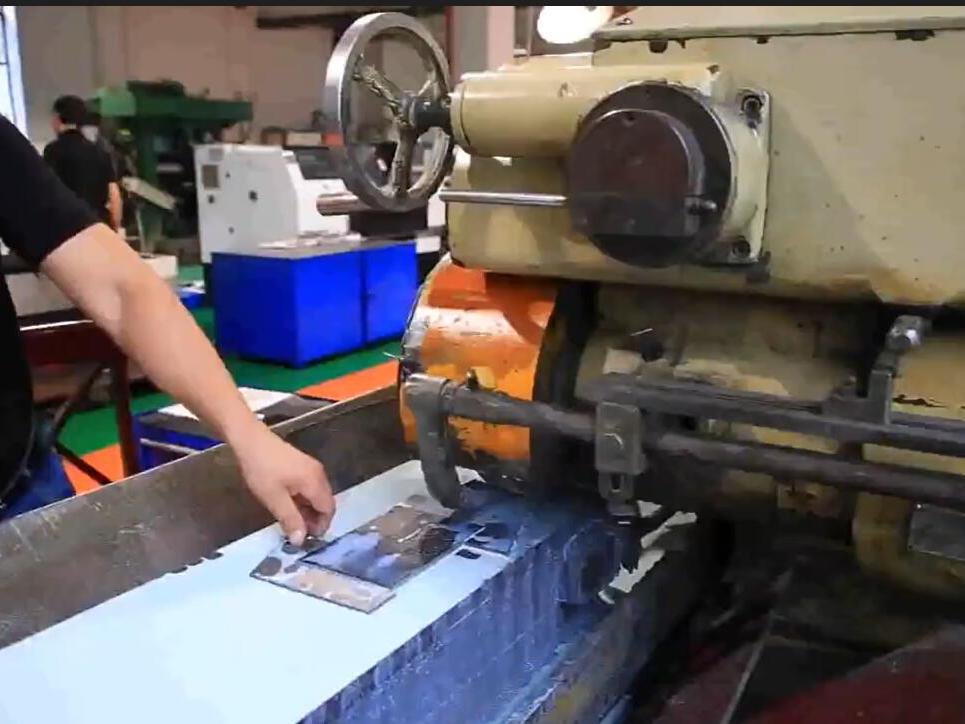 POLISHING MACHINE